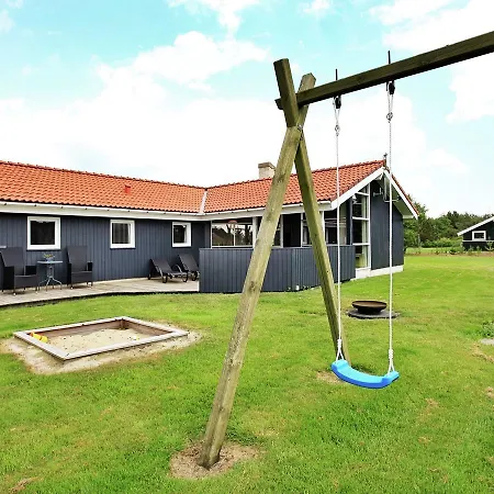 Four-bedroom Holiday In 10 Feriehus Blåvand