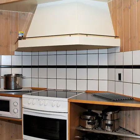 Four-bedroom Holiday In 10